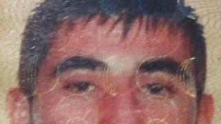 Bledar Lleshi, ventuno anni, e (a destra) la rotonda sull’Aurelia dove è avvenuto l’incidente