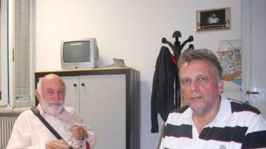 A destra il turista tedesco con l’amico Belli