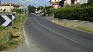 Con i nuovi marciapiedi attraversare via Bonaparte non sarà più un pericolo