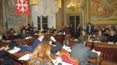 Una seduta del consiglio comunale di Pisa: il rinnovo è nel 2013