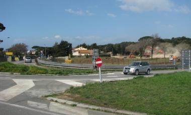 La rotatoria e lo svincolo della Variante Aurelia a Montenero saranno ampliati per il nuovo ospedale