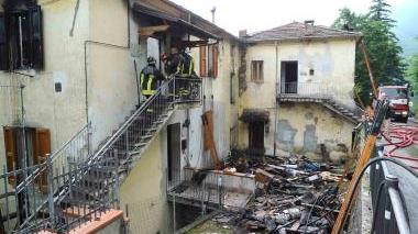 Sorpresi nel sonno dall'incendio