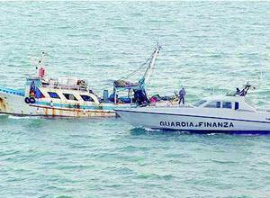 Pesca a strascico vicino ai cavi Enel: super multa e denunce