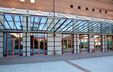 Lesterno del cinema teatro Moderno di Agliana 