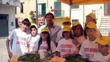 I baby-contadini insieme al sindaco Angelo Zubbani
