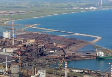 Le vasche di colmata in costruzione sul porto di Piombino 