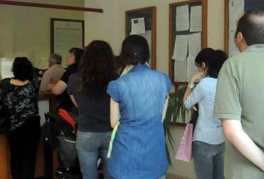 Gente agli sportelli Equitalia di via Groppini