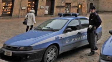 Rischia di morire nell'auto al sole cane salvato in extremis, turisti denunciati