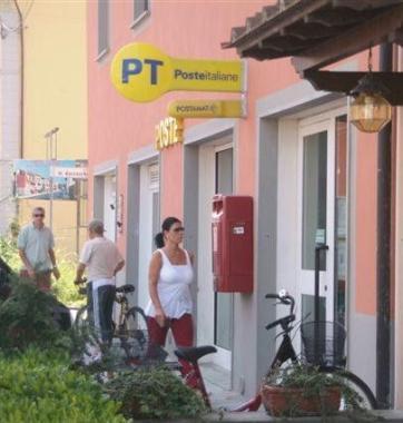 Un ufficio postale     