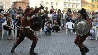 <b>SCHERMA</b> Una fase della gara Guelfi contro Ghibellini