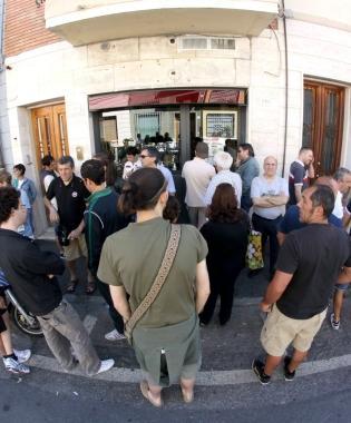 <b>IN FILA.</b> Tutti in coda per i biglietti della finale scudetto 
