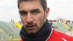 <b>19 RETI </b>Giuseppe Genchi qui in maglia dell’Ancona con cui ha scritto 19 gol tra Eccellenza e coppa Italia i marchigiani vorrebbero confermarlo ma lui è molto attratto dall’offerta della Pistoiese sia dal punto di vista economico che per l’ambizione della società