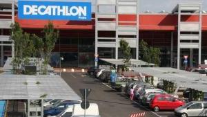 Il negozio di articoli sportivi Decathlon nel centro commerciale Parco Prato