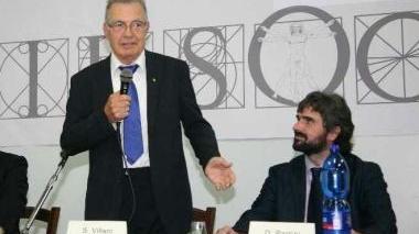 Il professor Sergio Villani e seduto il sindaco Dario Parrini