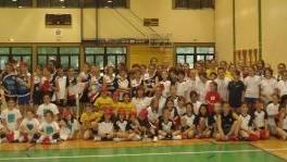 Foto di gruppo alla festa del minivolley