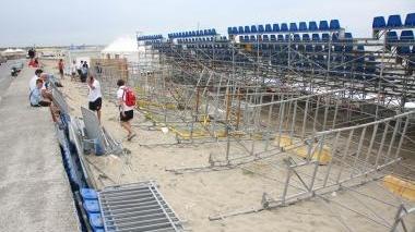 <b>DEVASTANTE.</b> Le immagini dei danni causati dalla tromba d’aria che nel pomeriggio di ieri si è abbattuta sul Beach stadium