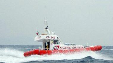 Alla deriva barca a vela con motore in avaria sei persone salvate dalla Capitaneria di porto