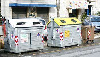 Cassonetti per la raccolta differenziata