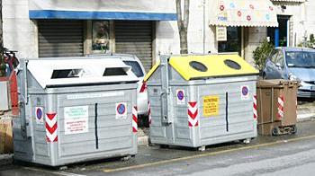 Cassonetti per la raccolta differenziata