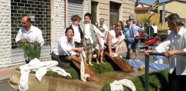 La sfilata della contrada San Martino 