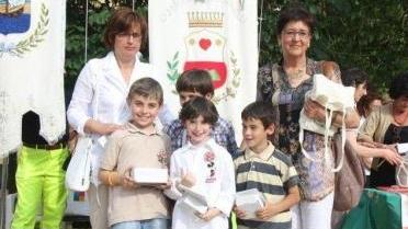 Un gruppo di alunni premiati