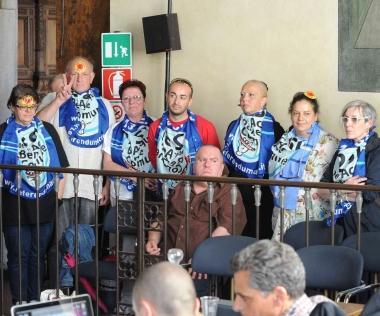 Gli attivisti referendari nellaula consiliare A sinistra lintervento di Andrea Fusari (Verdi)    