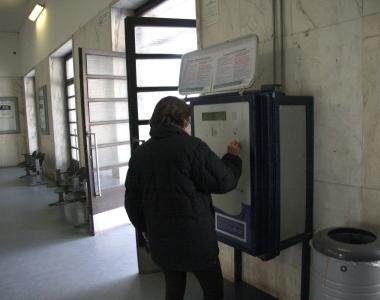 A caccia di un biglietto in stazione