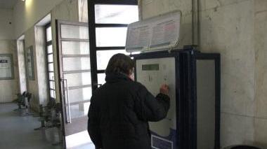 A caccia di un biglietto in stazione