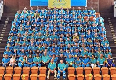 Una foto dinsieme dei soccorritori premiati alla Misericordia Sotto una volontaria premiata dal vicesindaco Tuci 