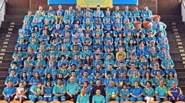 Una foto d’insieme dei soccorritori premiati alla Misericordia Sotto una volontaria premiata dal vicesindaco Tuci
