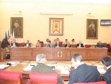 I banchi della giunta in Provincia durante una seduta del consiglio 