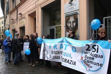 Una manifestazione a favore dellacqua pubblica  