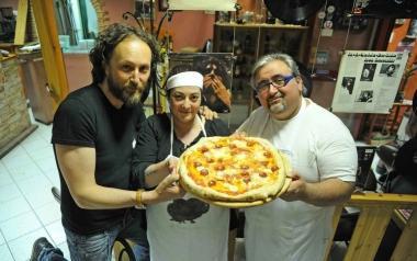 Montamix con il personale della Pecora Nera di Agliana   