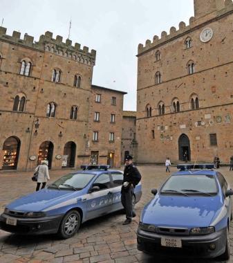 &Egrave; stata la polizia di Volterra a denunciare il pensionato autore delle lettere anonime di questi ultimi mesi 