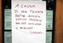 Il cartello che è stato messo ieri mattina all’ingresso dell’ufficio