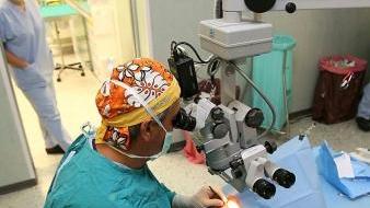 Un intervento oculistico al Cosma e Damiano