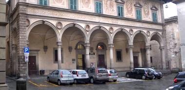 La biblioteca Forteguerri in piazza della Sapienza 