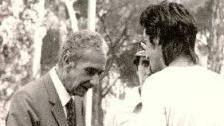 Benedetti insieme ad Aldo Moro, a sinistra mentre batte Mennea 