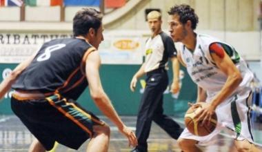 Mattia Venucci in azione, a sinistra Scannella 