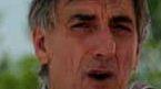 Il sindaco Simoncini e a lato l’esterno e la piscina del centro sportivo