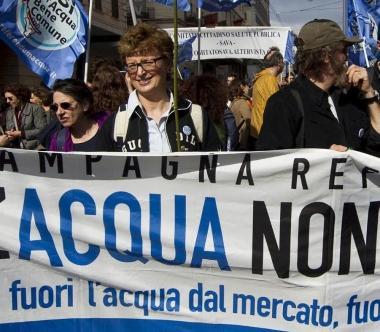 «Altolà ai profitti sull'acqua»