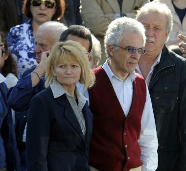 <b>LA MORTE DI SILVIA.</b> Qui a fianco Silvia Cannelli, a sinistra i genitori. Sotto la clinica Siligato di Civitavecchia 