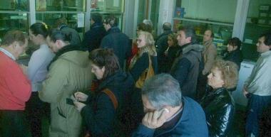 Contribuenti in coda per pagare lIci 