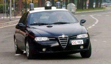 Rapinano e tentano di violentare una donna: arrestati due nigeriani