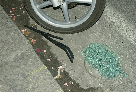 Tamponata e aggredita da due pirati in scooter