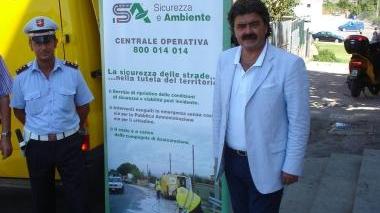 Il comandante Gatto col sindaco