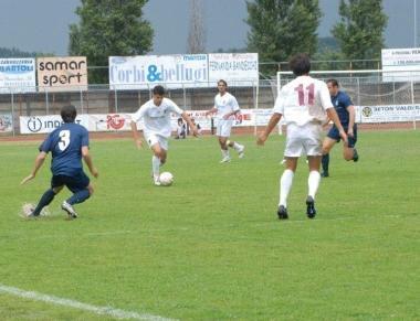 Un momento di Pontedera-San Don&agrave; di domenica che ha segnato il cammino granata nei playoff nazionali 