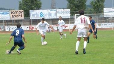 Un momento di Pontedera-San Donà di domenica che ha segnato il cammino granata nei playoff nazionali