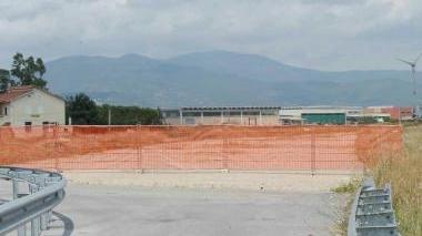 La strada di collegamento tra i due svincoli della Firenze-Pisa-Livorno rimasta da completare. Oggi viene firmata la convenzione per la conclusione dell’opera