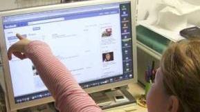 Una ragazza in chat